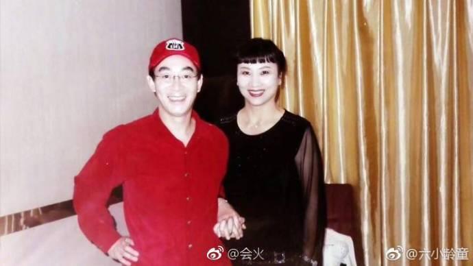 六小龄童罕见微博大秀恩爱,原来当年娶了《西游记》中的皇后!