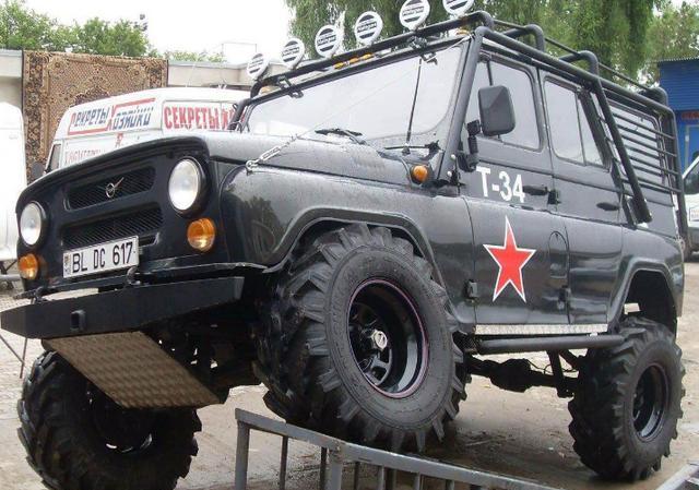 13.88万！进口硬派SUV开回家，50万之内无对手，内饰还能拿水冲