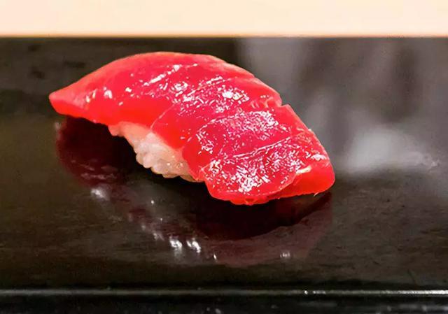 拥有32颗米其林星的厨师去世了