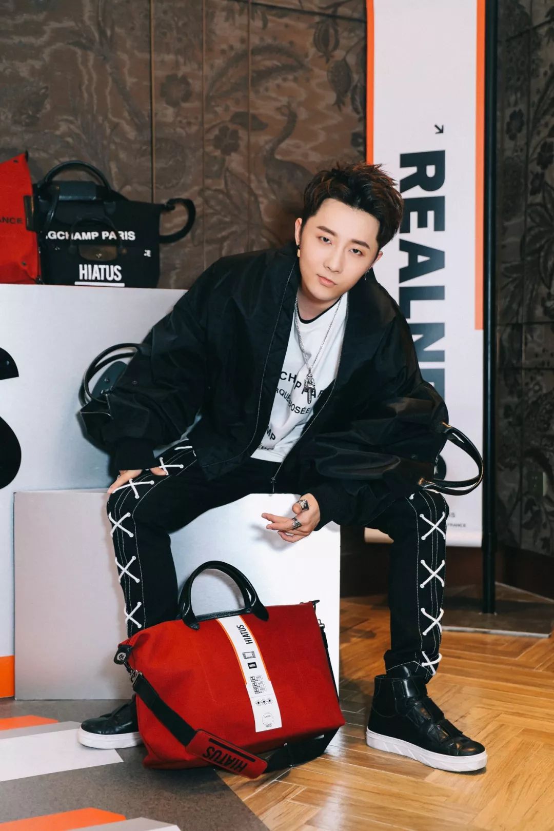 一首《朱雀街》刷爆微博,唱作功力吊炸天的才