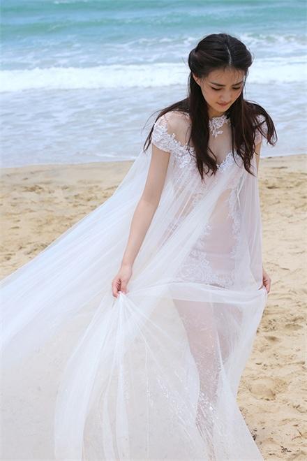 杨幂身穿婚纱成最美新娘,却被未婚的徐璐比下去了