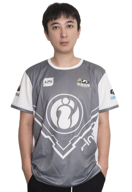 王思聪将上阵打比赛引IG粉丝愤怒 真以为能稳