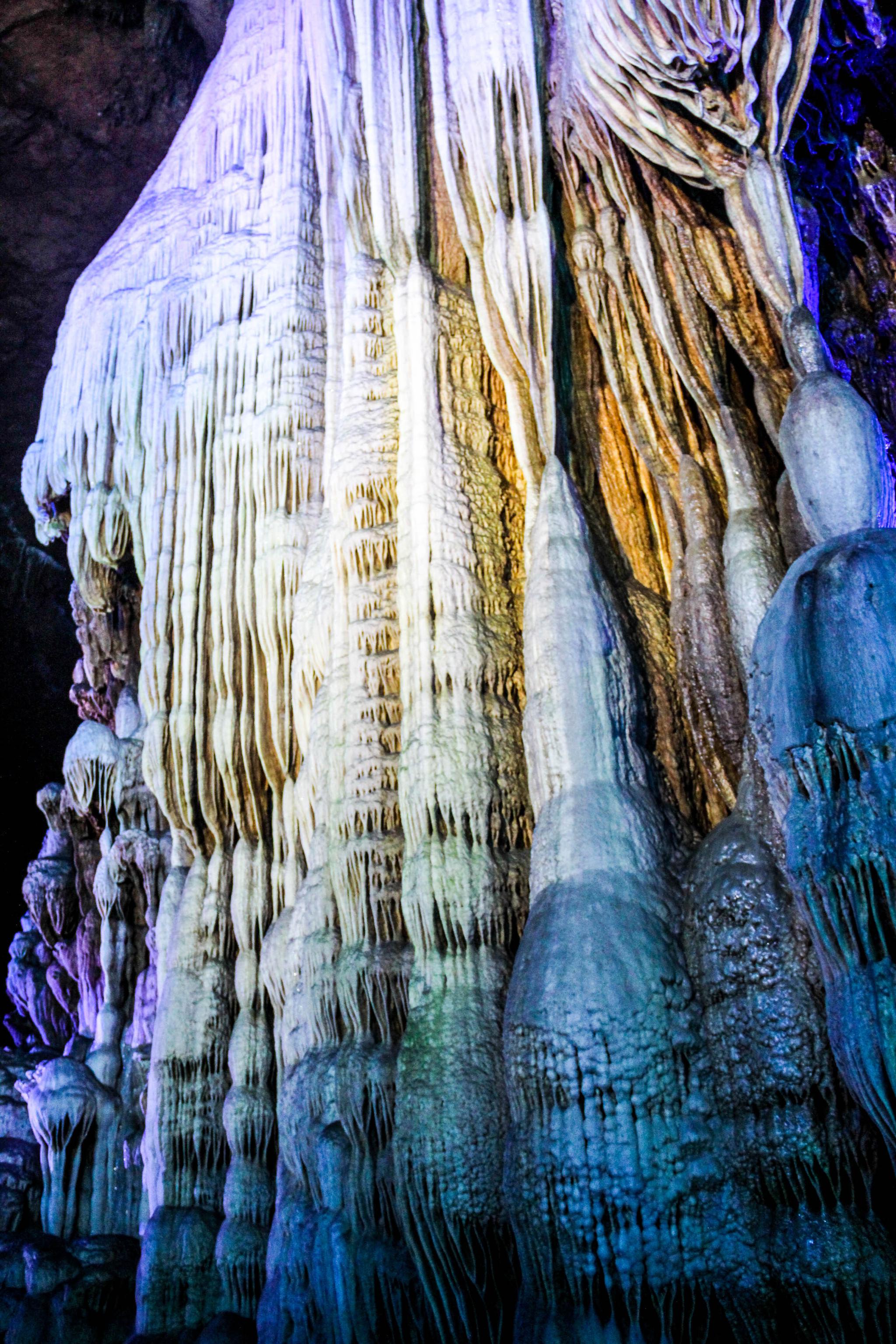 中国罕见的溶洞奇观，广东连州地下河，2亿年飞瀑奇石巧夺天工_路灯摄影_新浪博客