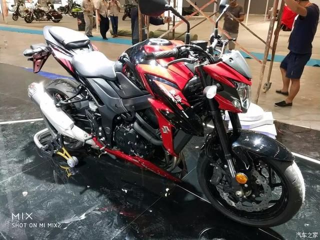 铃木2018北京车展SUZUKI GSX-S750摩托车,