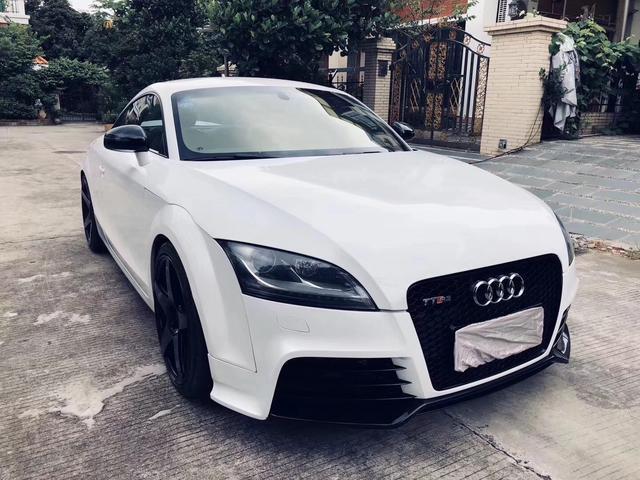 这款奥迪TT售价13万,外观比较偏女性化,感觉更