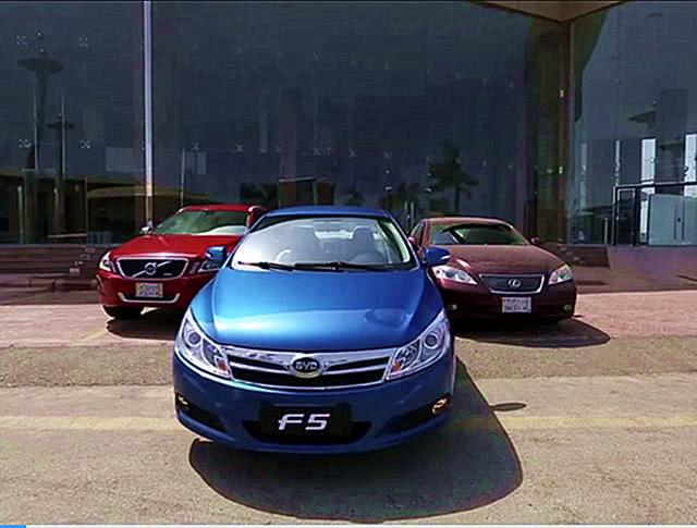 比亚迪的F5，中东车评人选择将它停在沃尔沃和雷克萨斯中间！