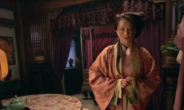 石秀杀潘巧云时, 为什么要撕下她的衣服? 真相令人难以相信
