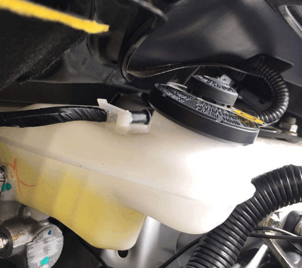 汽車(chē)保養(yǎng)可不是簡(jiǎn)單換機(jī)油, 這4個(gè)地方不保養(yǎng), 你的車(chē)別想開(kāi)15年