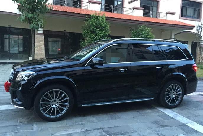 奔驰gls500图片,奔驰gls500内饰图片 8万元买奔驰gls500七座suv, 赠送奔驰手表: 车主却一笑置之