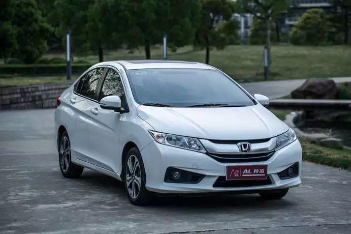 明明可以靠颜值 TA却靠实力吸粉