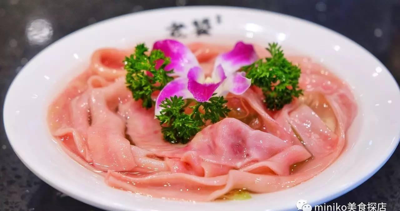 吃了这家只卖一次性锅底的火锅店, 才算得上火