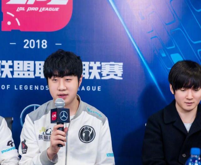 ig上单duke偶遇faker和bang, faker依然"不合群"?