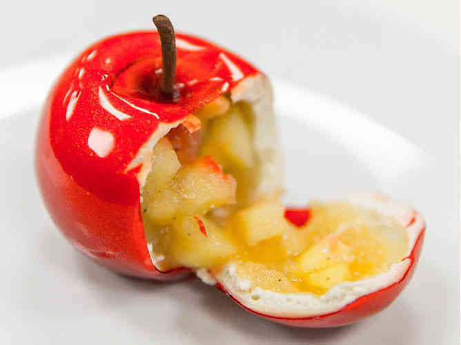 巴黎米其林三星餐厅LeMeurice的甜品主厨Cédric Grolet