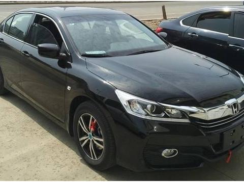 买迈腾后悔了！此车比凯美瑞漂亮，配CVT变速箱油耗4.2L，仅14万