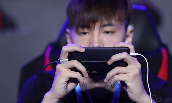 TGA上刺激战场选手神操不断,他们是如何做到