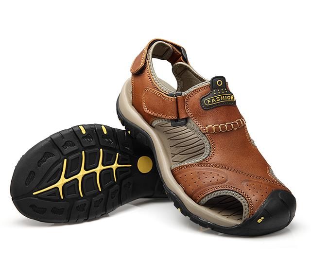 如今流行软底男凉鞋,穿上特时尚显年轻,穿上轻