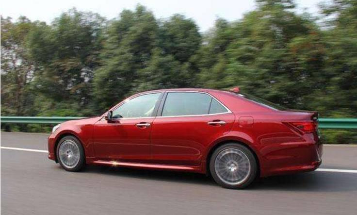 车长5米多与宝马5系比肩, 动力完胜帕萨特, 新车24万还看啥迈腾