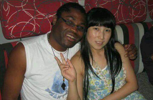 广州为何那么多黑人? 中国女孩也喜欢找黑人当男朋友