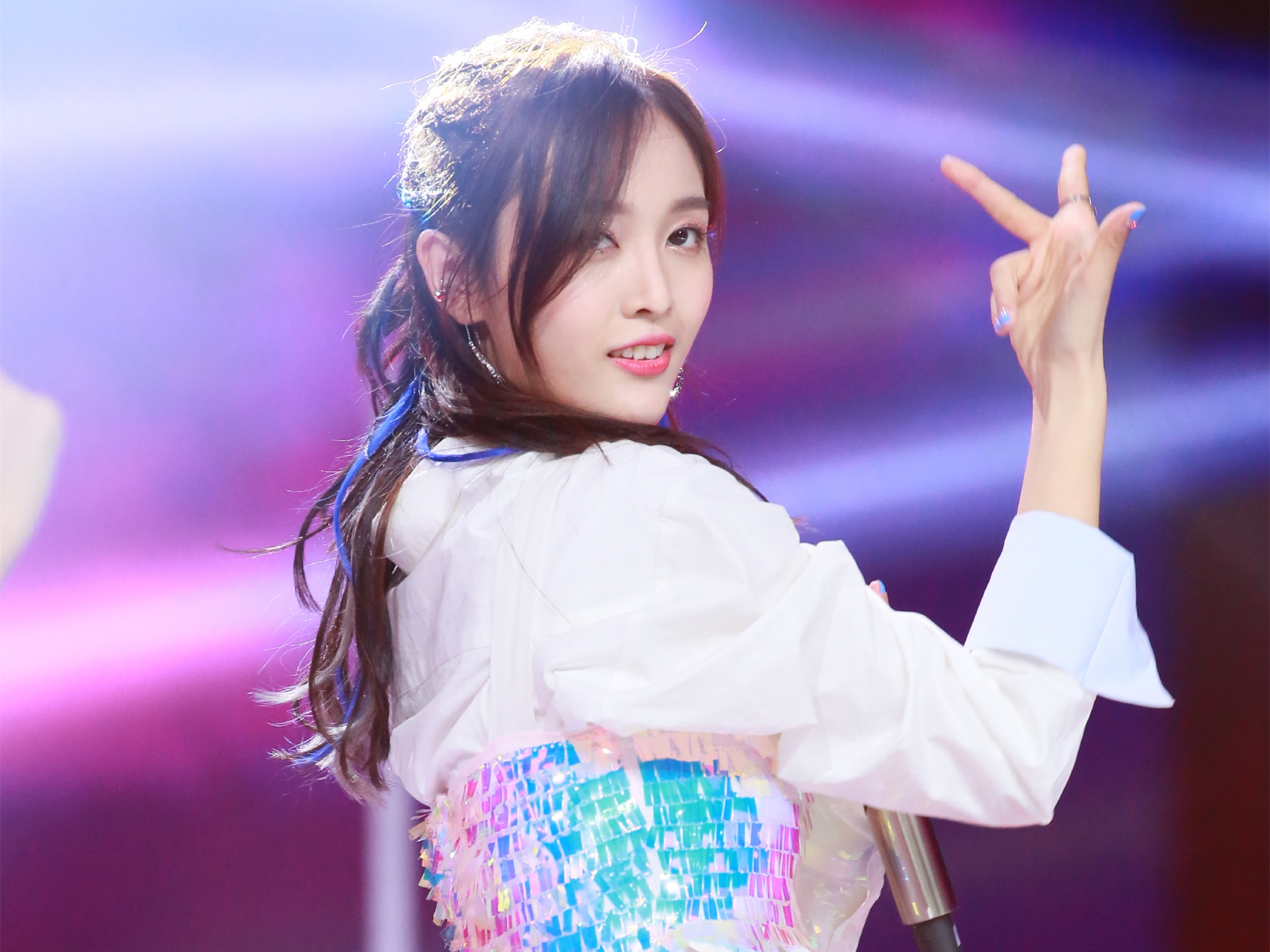 黄子韬针对吴宣仪?那是你没注意到他对宣仪做