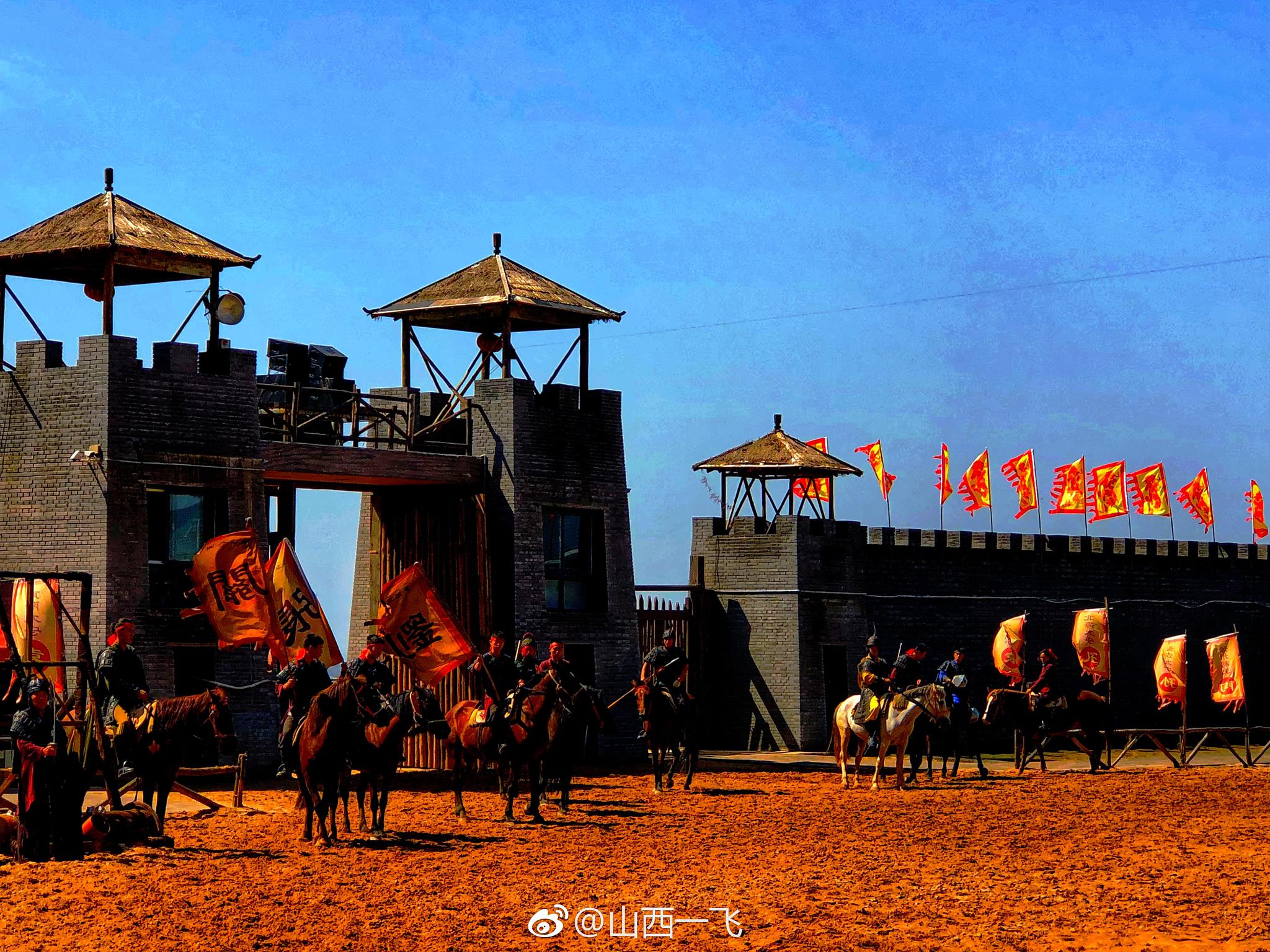 古装实景演出《梦回三国》之三英战吕布,骑马打仗,攻城攻心