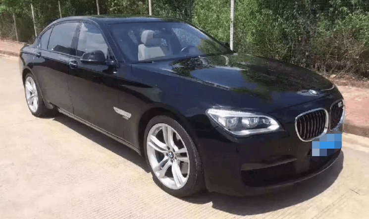 老板花80万买辆二手宝马760M, V12发动机超级声浪真野蛮