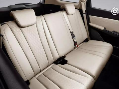 4米6的车身，后排能当床，下工地都不用租房了