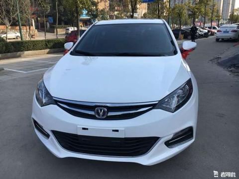 国产最美两厢车 更懂年轻人的轿跑 到手仅8万帝豪歇菜了