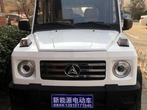 又一国产硬派小越野！外形酷似奔驰G，3万多能买，巡逻车都用它