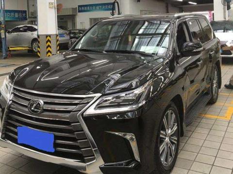 开156万雷克萨斯LX570去做保养, 对比提车时午餐车主不经意笑了