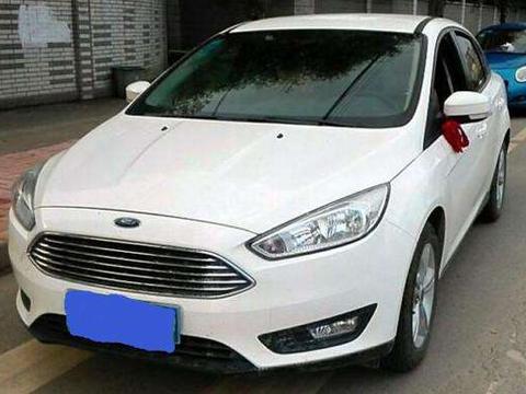 7.8万元买辆手动挡福特福克斯三厢版, 车主: 要的就是操控性