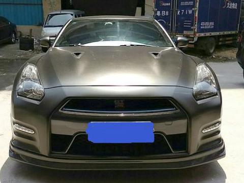 南京小伙花86万淘辆二手日产GT-R，开了两周后坦言心中有苦难言