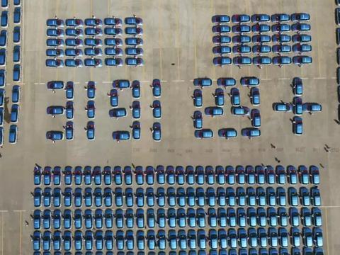 今天，3000多台比亚迪e6纯电动出租车，再次投放深圳！