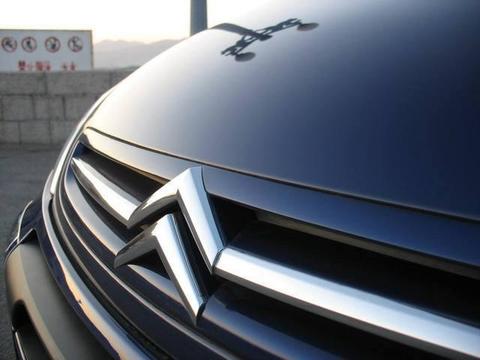 雪铁龙这款车，双层玻璃加牛皮内饰，卖16万多，却没人要！