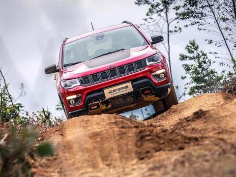 这款血统纯正的越野车，入门价格有望在12万左右！