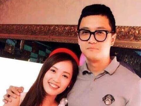 宋喆开的白色大路虎, 开起来比跑车还快, 比宝强的车贵十倍