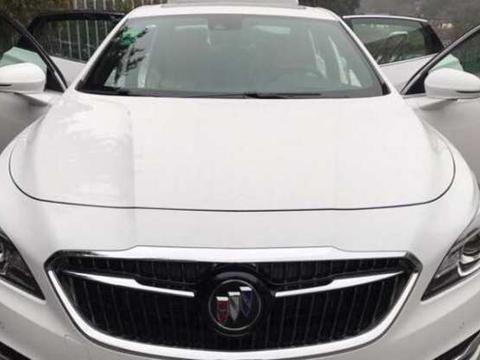 25.2万元买辆别克新君越, 车主分外喜欢: 老婆看到座椅后无奈笑了