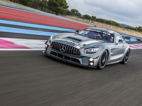 梅赛德斯AMGGT4售价为23.9万美元，是一款性价比很高的性能赛车