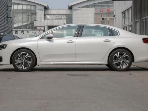 一降就是40万，仅18万起，档次远超帕萨特！