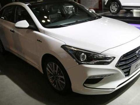 最低调B级车 车长4.7米 油耗6.7L 狂降5万仅10万起 别只看迈腾