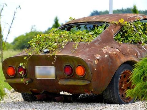 卖不掉就扔在中国，这三款火爆车型在国外已停产，最长已有9年