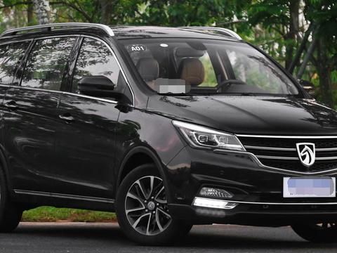 全新2018款宝骏730造型时尚，内饰豪华，是每个男人的梦想