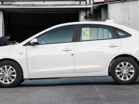 越来越多人不买大众宝来了，现在流行这款车，好开又好看