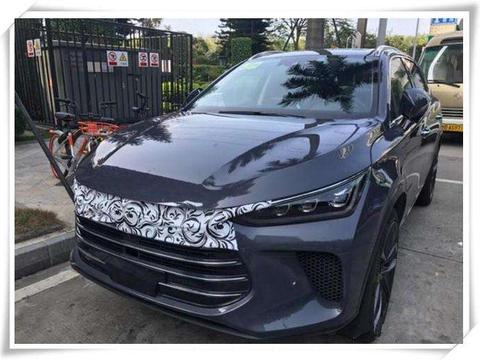 偶遇比亚迪唐二代实车，这前脸帅得一塌糊涂。尾灯不输百万级豪车