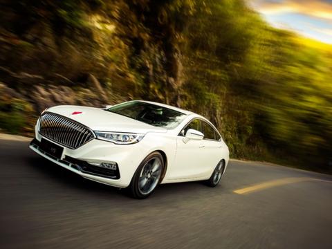 史上最年轻的“红旗”开起来如何？“红旗”的自豪感，回来了！