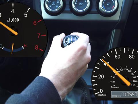 手动挡换挡看转速还是看时速？