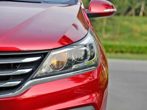 4万能买到的国产神车，号称开不坏，配倒车影像和ESP，月销近3万