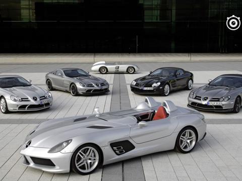 成龙在迪拜的地位，到底如何？看看他借到的车，你就明白了