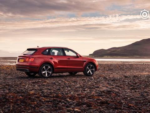 比W12便宜近百万，V8宾利添越这是要死磕兰博基尼Urus？