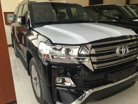 18款丰田兰德酷路泽5700VXR我保证你绝对没见过的黑内饰