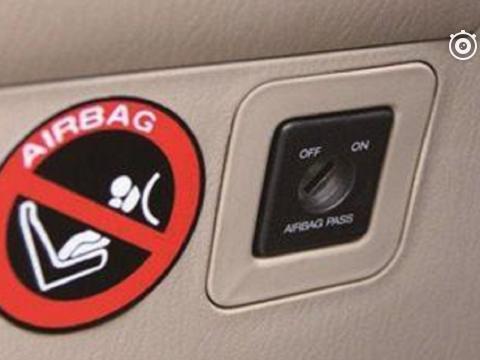 6个绝对不能乱按的汽车按钮，否则分分钟出车祸